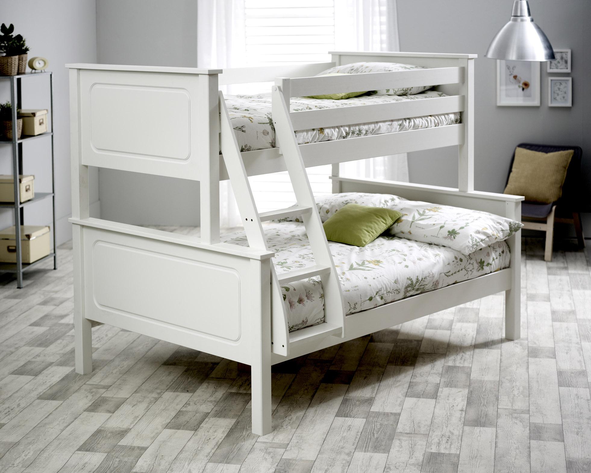 Triple bunk outlet bed ashley furniture